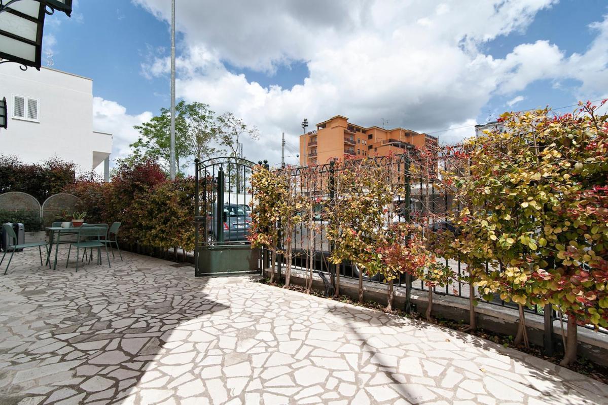 Residence De Franchis - Smart Apartments Лечче Экстерьер фото