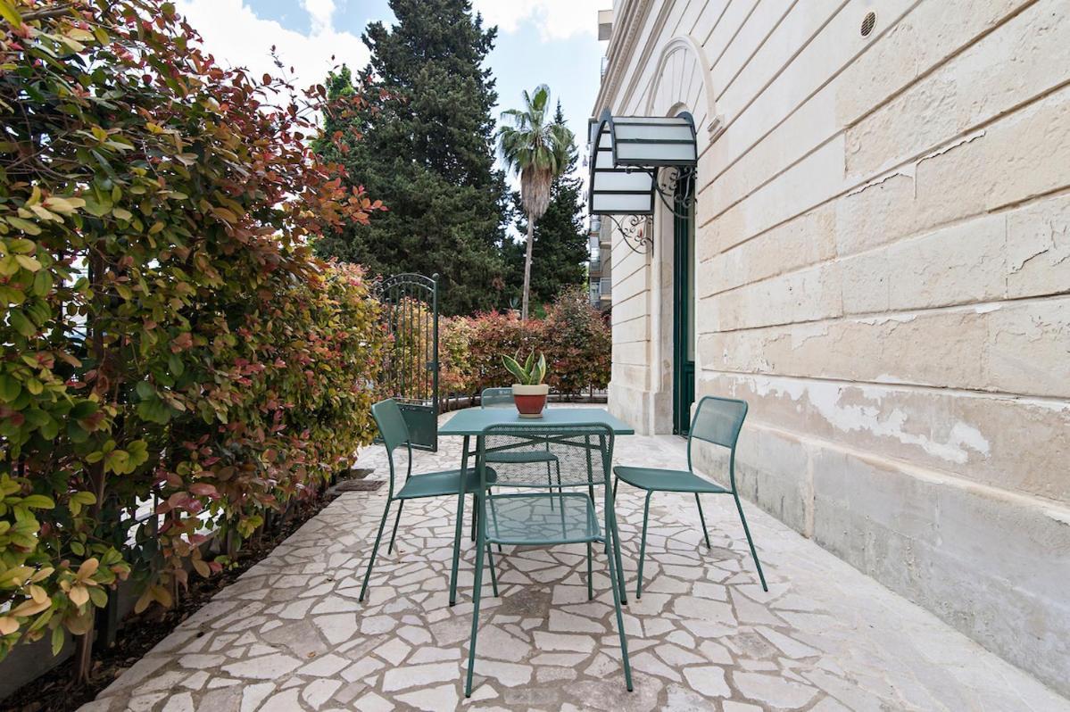 Residence De Franchis - Smart Apartments Лечче Экстерьер фото
