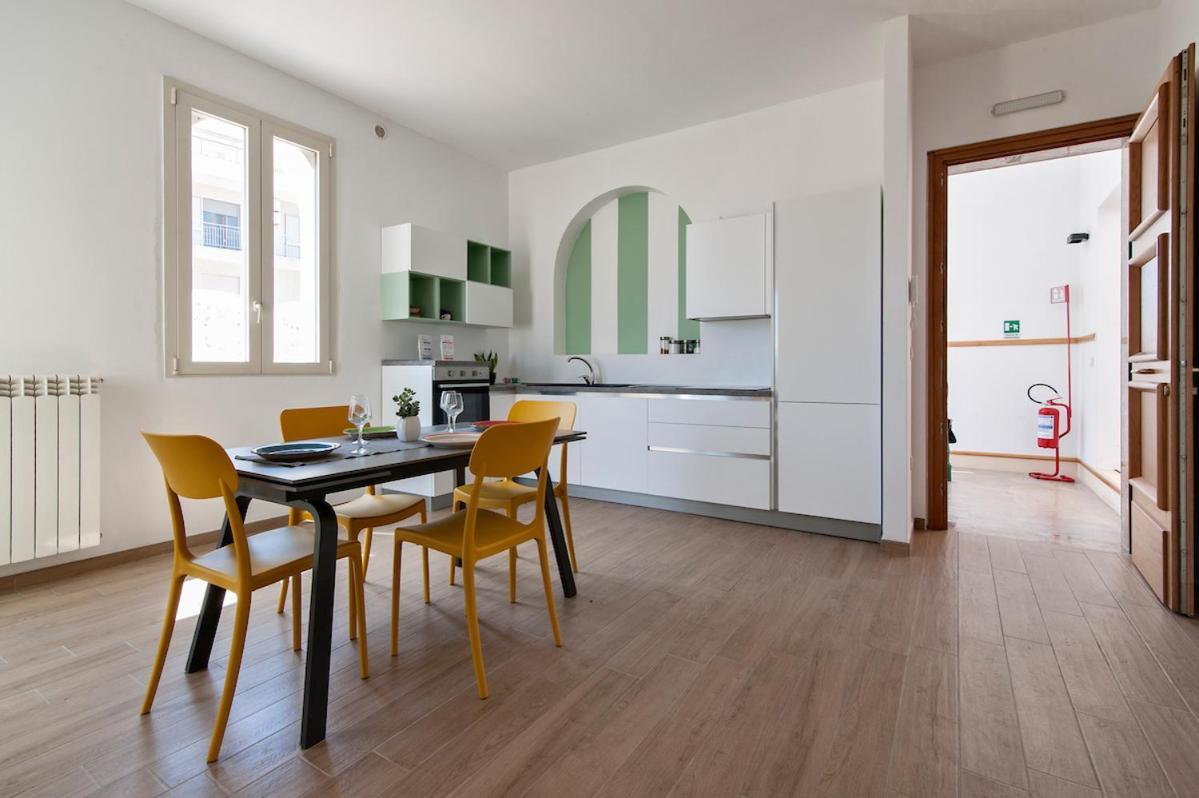 Residence De Franchis - Smart Apartments Лечче Экстерьер фото