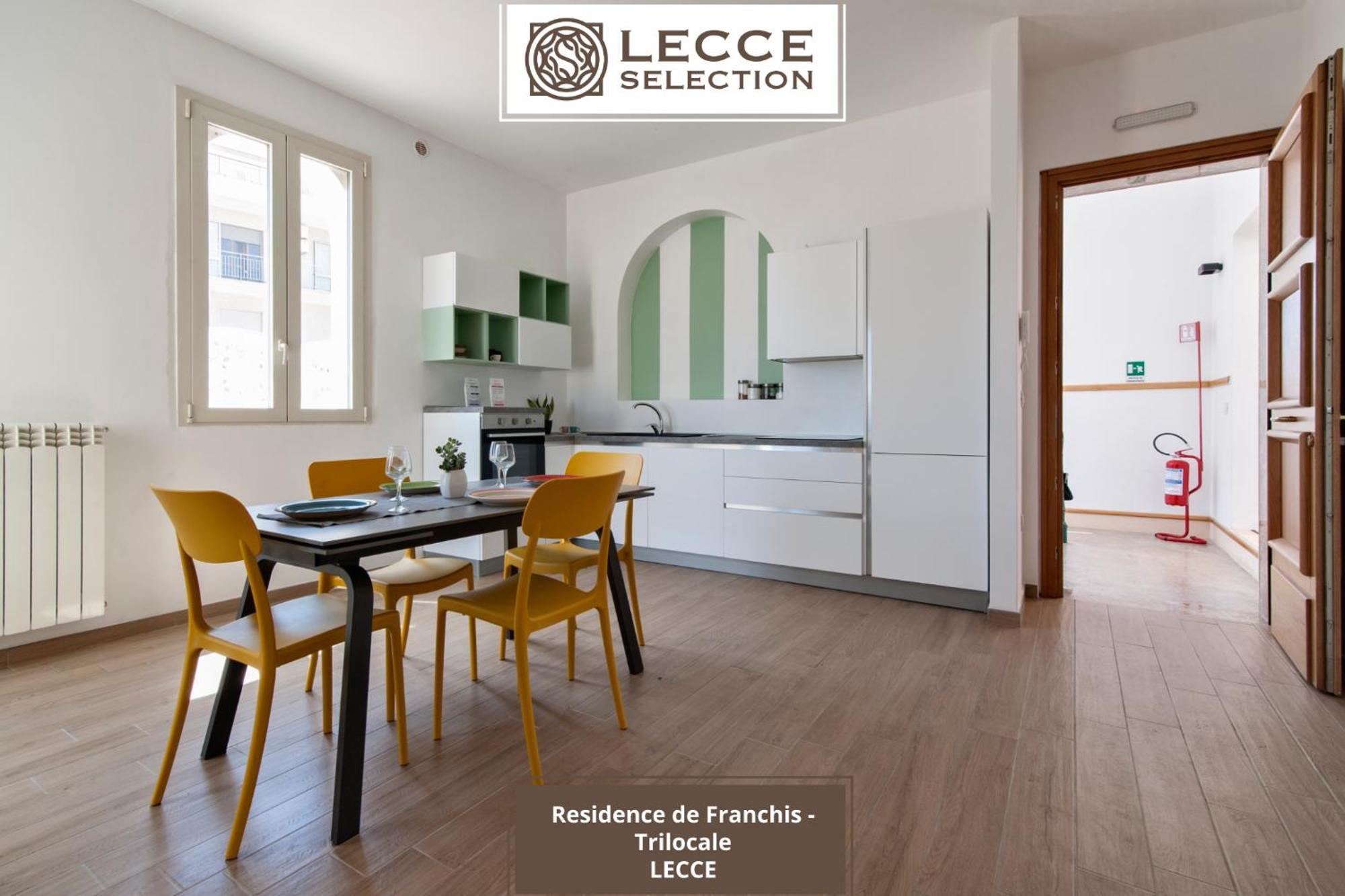 Residence De Franchis - Smart Apartments Лечче Экстерьер фото